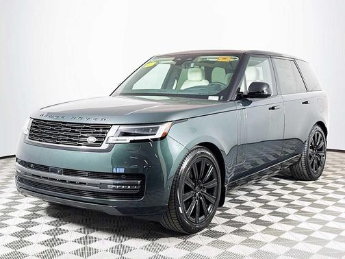 Belgravia Green 2026 Land Rover Range Rover P550e SE