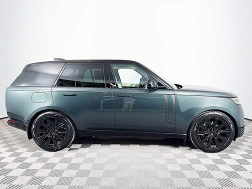 Belgravia Green 2026 Land Rover Range Rover P550e SE