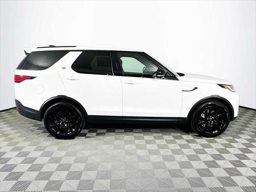 2025 Land Rover Discovery P300 S