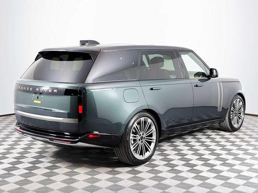 2026 Land Rover Range Rover P400 SE 7 Seat