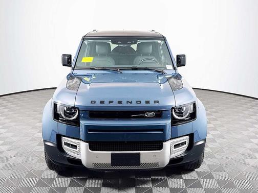 2025 Land Rover Defender 110 P400 S