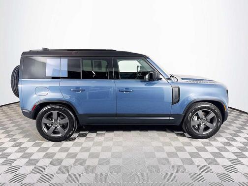 2025 Land Rover Defender 110 P400 S