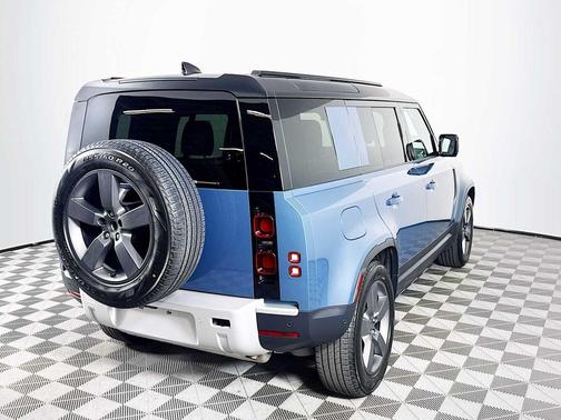 2025 Land Rover Defender 110 P400 S