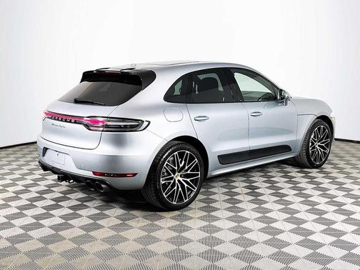 2021 Porsche Macan Turbo