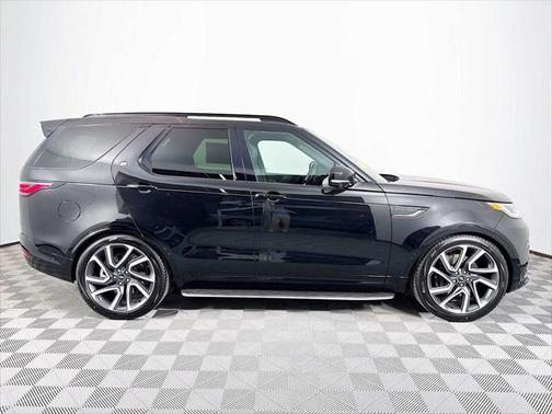 2025 Land Rover Discovery P360 Dynamic SE