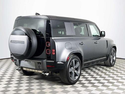 Carpathian Gray Premium 2025 Land Rover Defender 110 V8