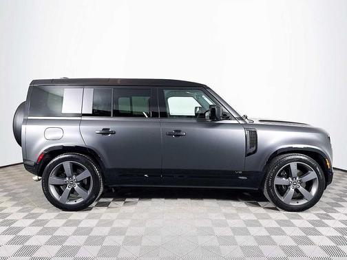 Carpathian Gray Premium 2025 Land Rover Defender 110 V8
