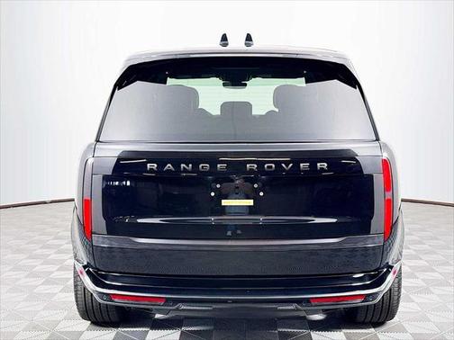 2025 Land Rover Range Rover P400 SE