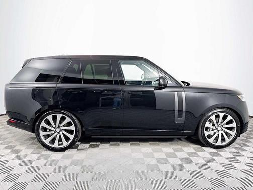 2025 Land Rover Range Rover P400 SE