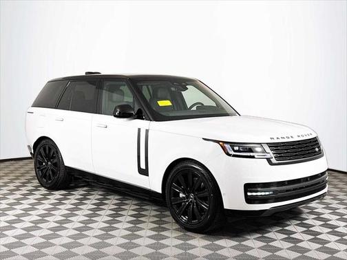 2025 Land Rover Range Rover P550e SE