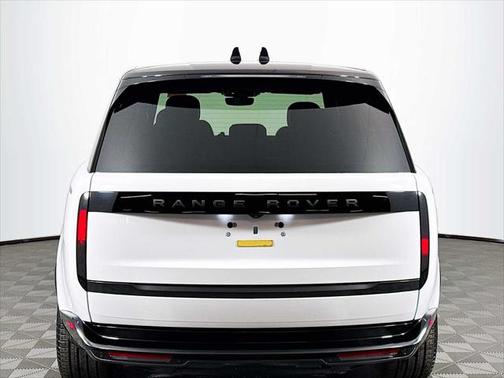 2025 Land Rover Range Rover P550e SE
