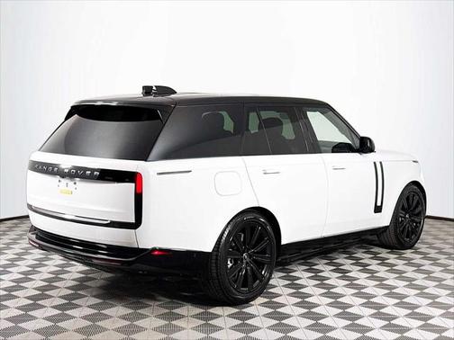 2025 Land Rover Range Rover P550e SE