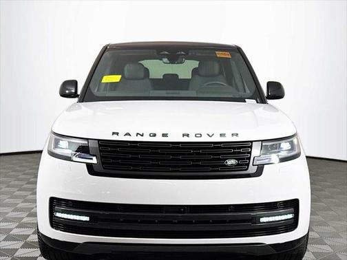 2025 Land Rover Range Rover P550e SE
