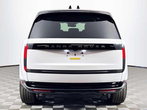 2025 Land Rover Range Rover P400 SE