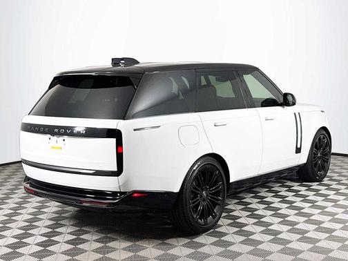 2025 Land Rover Range Rover P400 SE