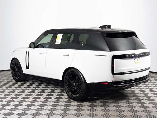 2025 Land Rover Range Rover P400 SE