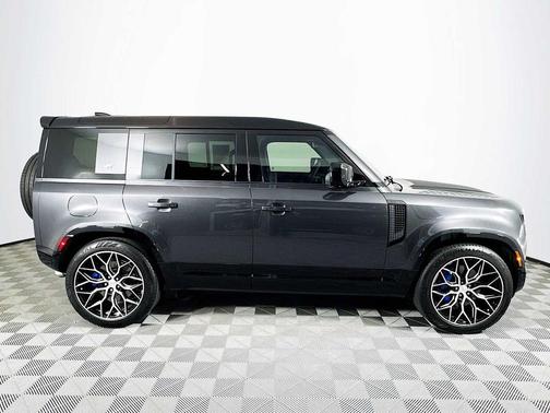 2024 Land Rover Defender 110 V8