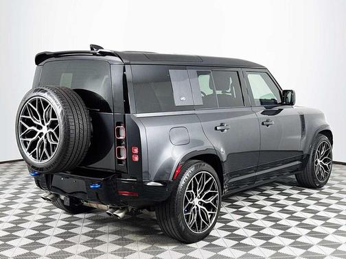 2024 Land Rover Defender 110 V8