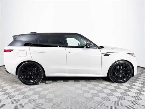2025 Land Rover Range Rover Sport SE
