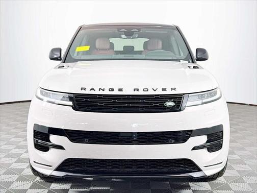 2025 Land Rover Range Rover Sport SE