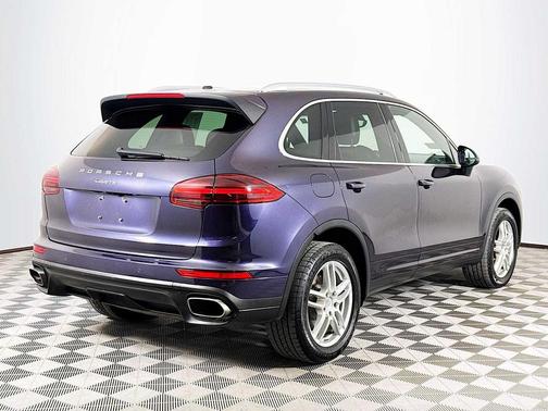 Purpurite Metallic 2018 Porsche Cayenne Cayenne