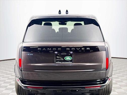 2025 Land Rover Range Rover P400 SE 7 Seat
