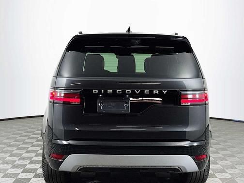 2024 Land Rover Discovery P360 Metropolitan Edition