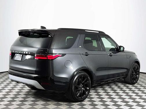 2024 Land Rover Discovery P360 Metropolitan Edition