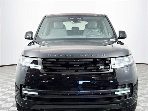 2025 Land Rover Range Rover P530 SE