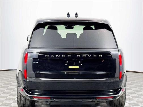 2025 Land Rover Range Rover P530 SE