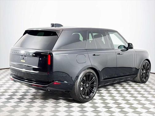 2025 Land Rover Range Rover P530 SE
