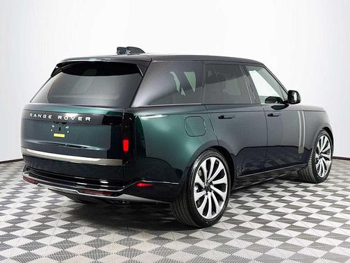 2026 Land Rover Range Rover P530 SE