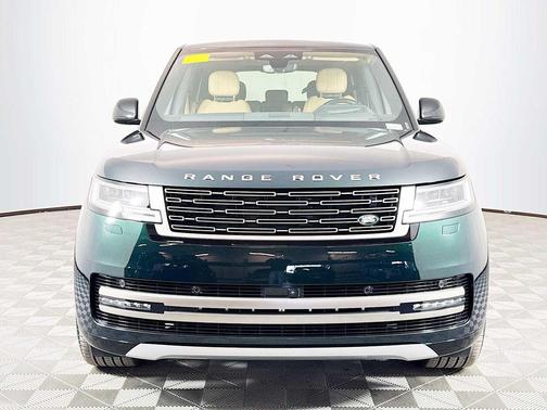 2026 Land Rover Range Rover P530 SE