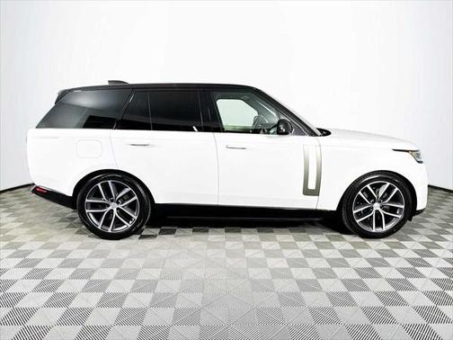 2025 Land Rover Range Rover P550e Autobiography