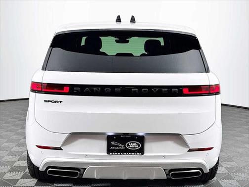 2025 Land Rover Range Rover Sport SE