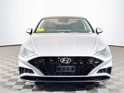 Shimmering Silver Pearl 2021 Hyundai SONATA SEL