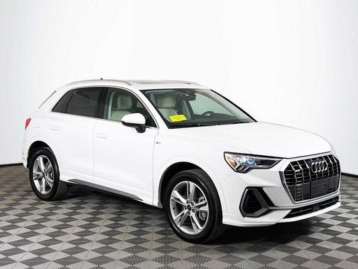 2024 Audi Q3 45 S line Premium Plus