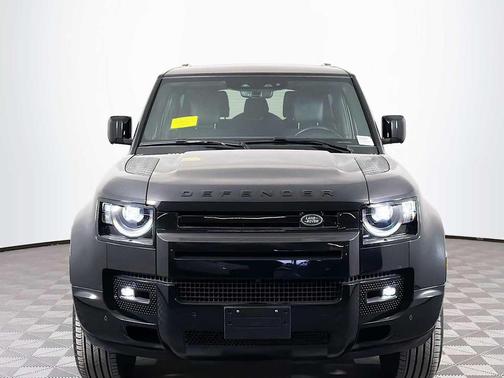2025 Land Rover Defender 90 P400 X-Dynamic SE
