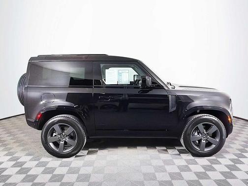 2025 Land Rover Defender 90 P400 X-Dynamic SE