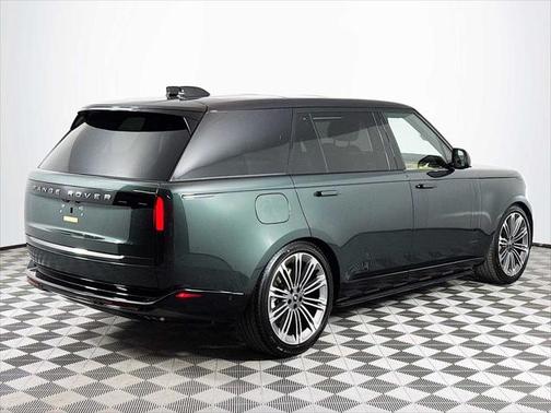 2025 Land Rover Range Rover P530 SE 7 Seat