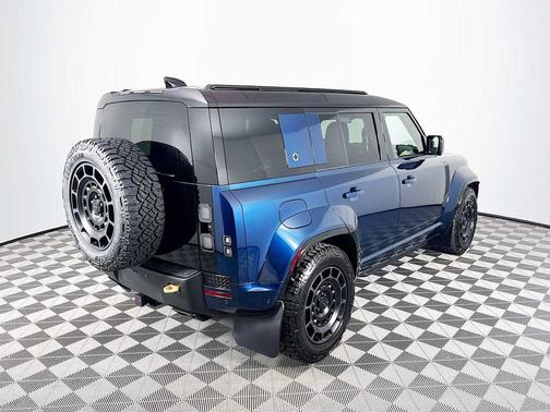 2026 Land Rover Defender OCTA