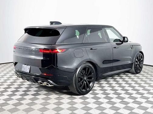 2025 Land Rover Range Rover Sport SE