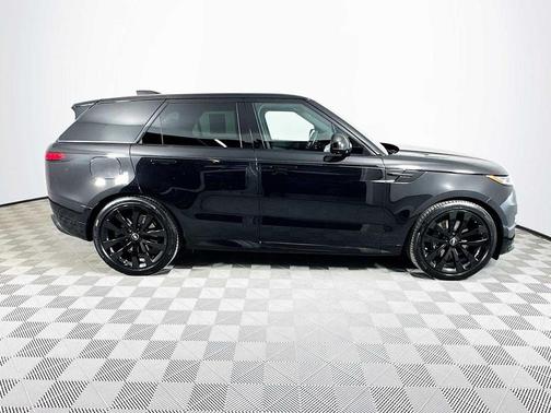 2025 Land Rover Range Rover Sport SE
