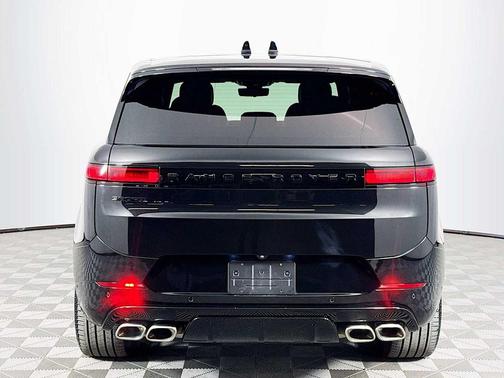 2025 Land Rover Range Rover Sport SE