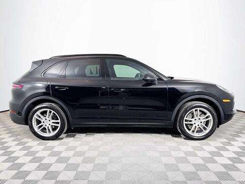 Black 2022 Porsche Cayenne Cayenne
