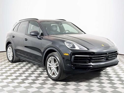 Black 2022 Porsche Cayenne Cayenne