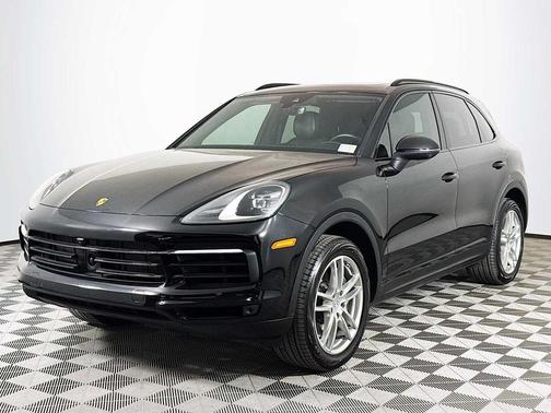 Black 2022 Porsche Cayenne Cayenne