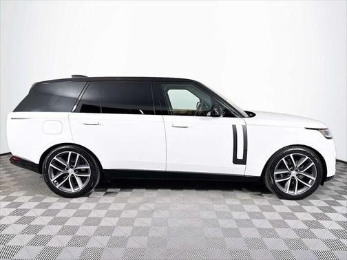 2025 Land Rover Range Rover P530 SE 7 Seat