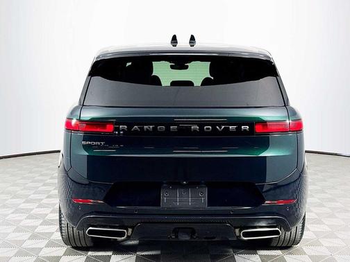 Greeb 2025 Land Rover Range Rover Sport SE