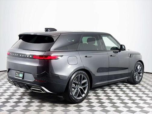 2025 Land Rover Range Rover Sport SE